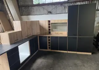 Kuchyňská linka MARIKA 305 × 250 cm – složená, skladem