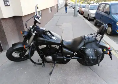 Jen když hledáte černý matný chopper s laděnými výfuky | A2