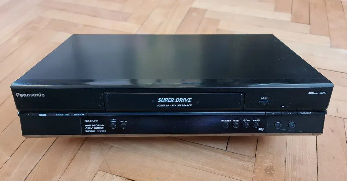 Hi-Fi VHS Panasonic NV-HV60, 6 hlav + 70 VHS