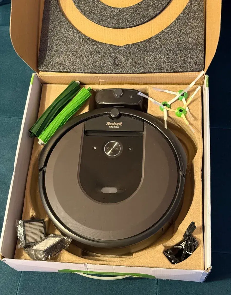 iRobot Roomba i7