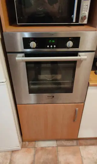 Vestavná trouba Fagor