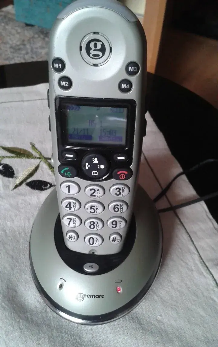 Bezdrátový telefon Geemarc Amplidect 350