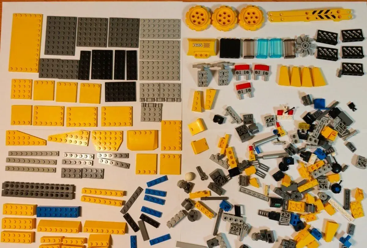 Mix Lego dílů