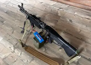 Airsoft kulomet M60 E4 A&K