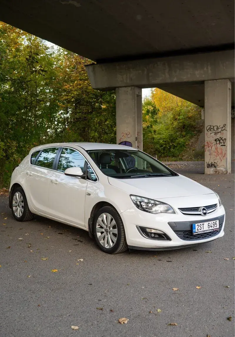 Opel astra – 2014, 6 000 km