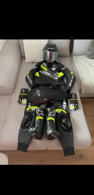 Moto výbava REV’IT / LS2 Carbon / Alpin