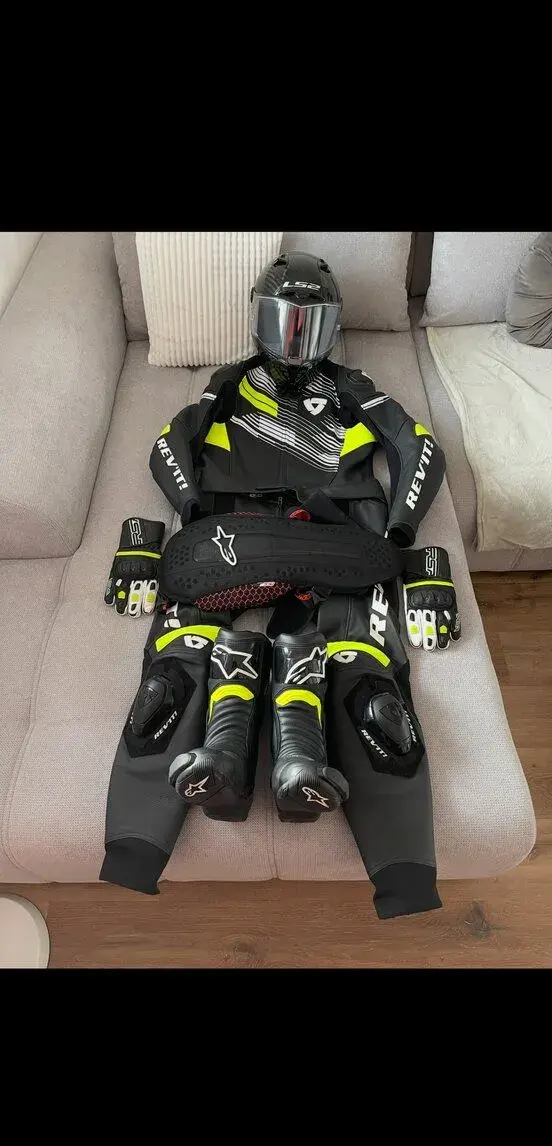 Moto výbava REV’IT / LS2 Carbon / Alpin