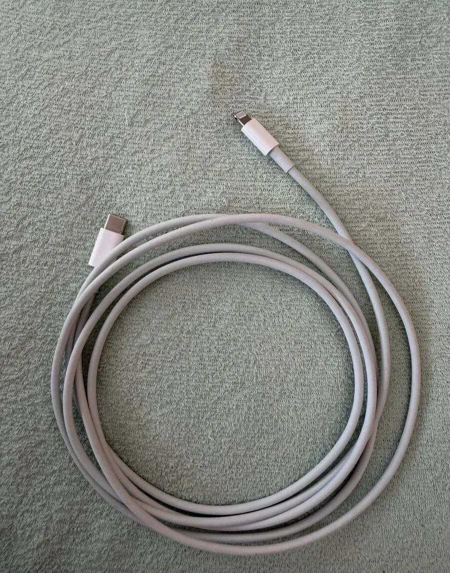 Originální Apple Lightning kabel 2 m – použitý