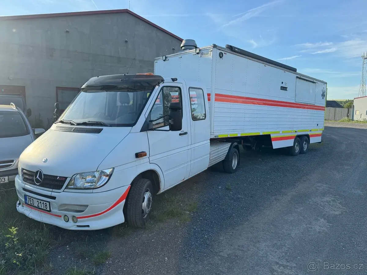 Pojízdná kuchyně/prodejna/food truck/catering