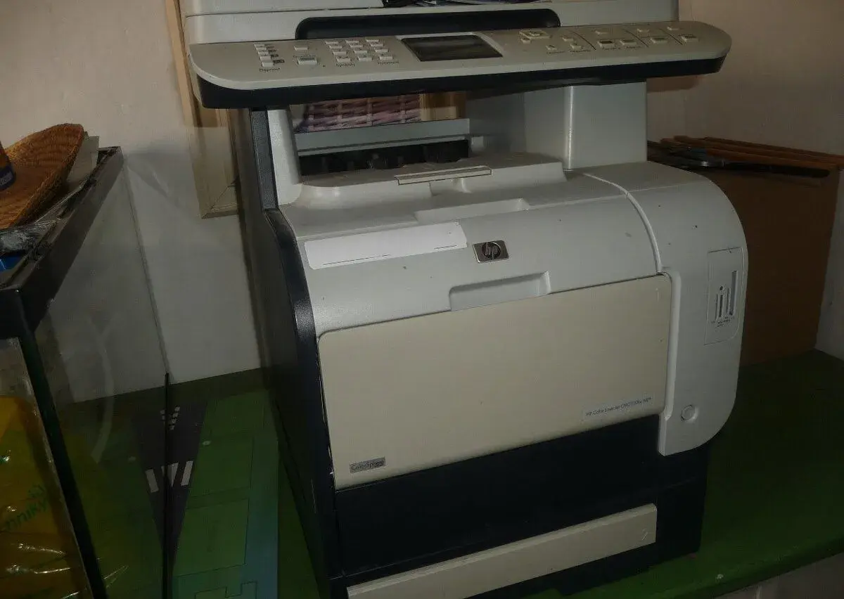 Tiskárnu HP COLOR LASER JET CM 2320 fxi MFP