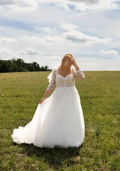 Svatební šaty včetně spodničky a závoje