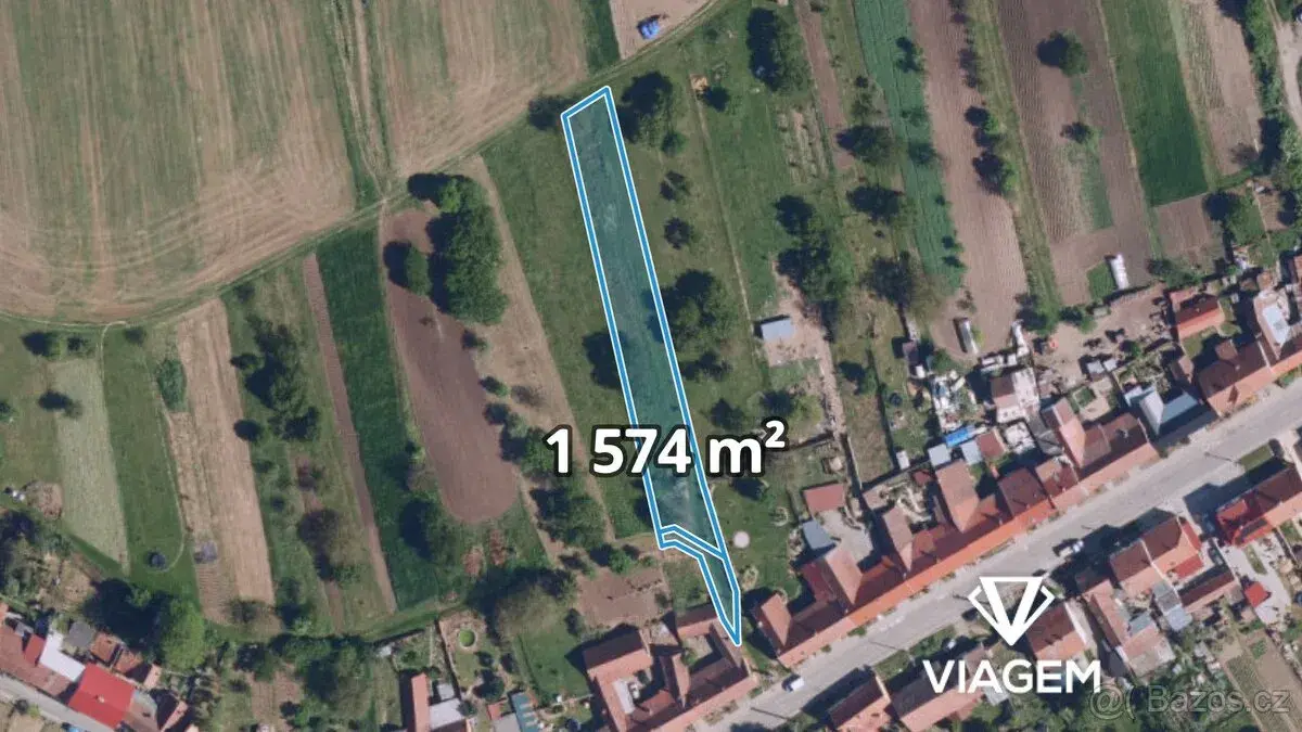 Zahrada 1 574 m², Podíl 17 % o výměře 262 m²