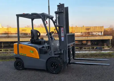 Nový elektrický VZV XILIN FB16R TRIPLEX 4,5 m