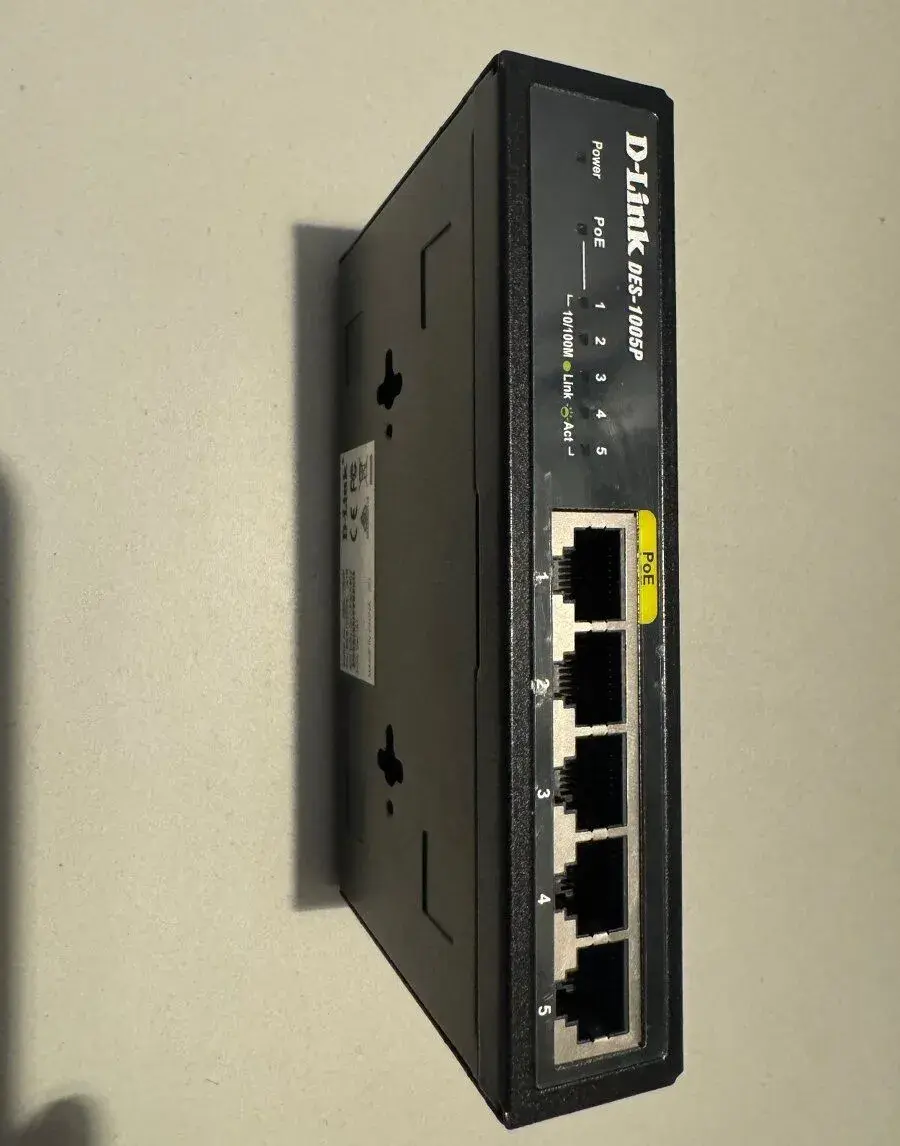 D-link DES-1005P 5port PoE switch