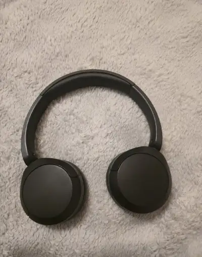 Sony WH-CH520 – Bezdrátová sluchátka (černá)