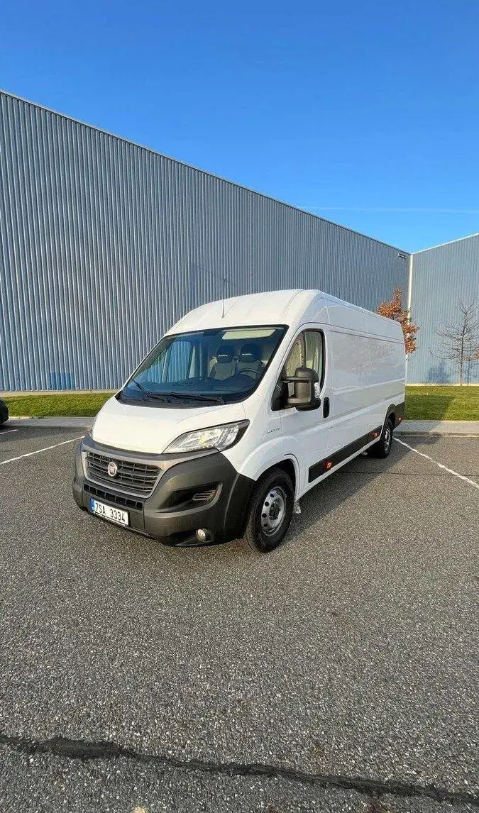 K půjčení dodávka Fiat Ducato L4H2