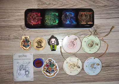 Harry Potter plechový penál + dárkové předměty Harry Potter