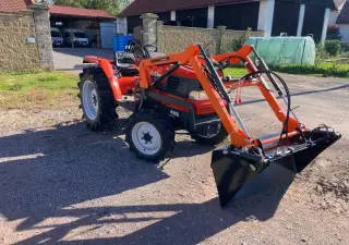 Traktor Kubota GL 27 s čelním nakladačem