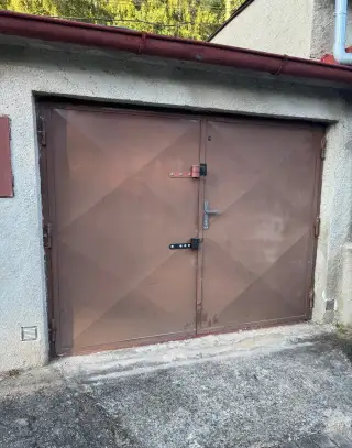 Pronajmu dlouhodobě garáž