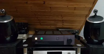 Yamaha A-1 Výkonný zesilovač