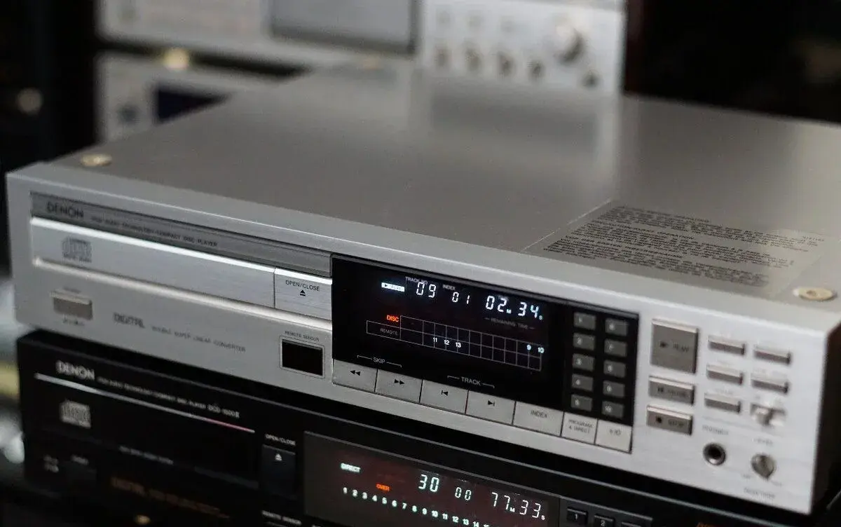 DENON DCD 1500 - vynikající vintage CD přehrávač