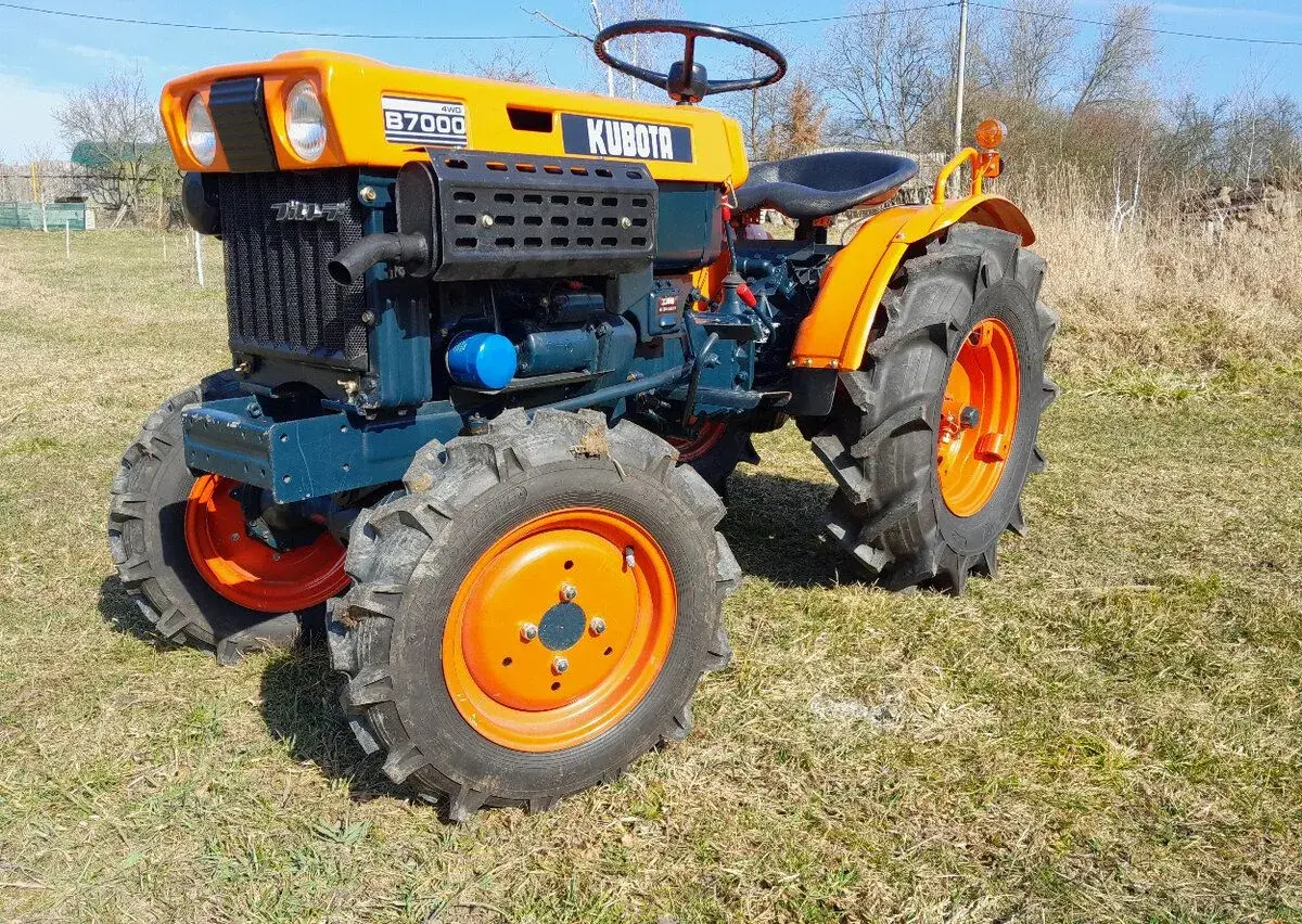 Traktor Kubota B7000 4WD Diesel