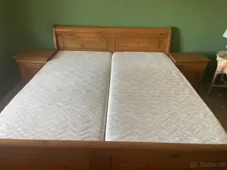 Ložnicová sestava z masivu