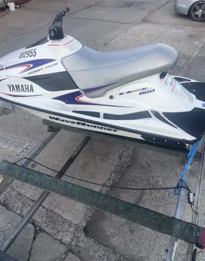 Yamaha WaveRunner 800 w3 stav