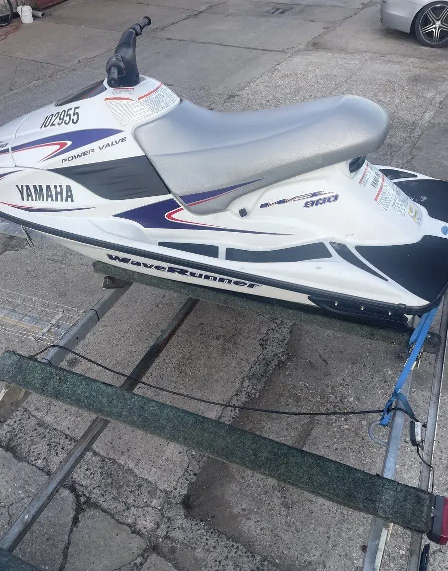Yamaha WaveRunner 800 w3 stav
