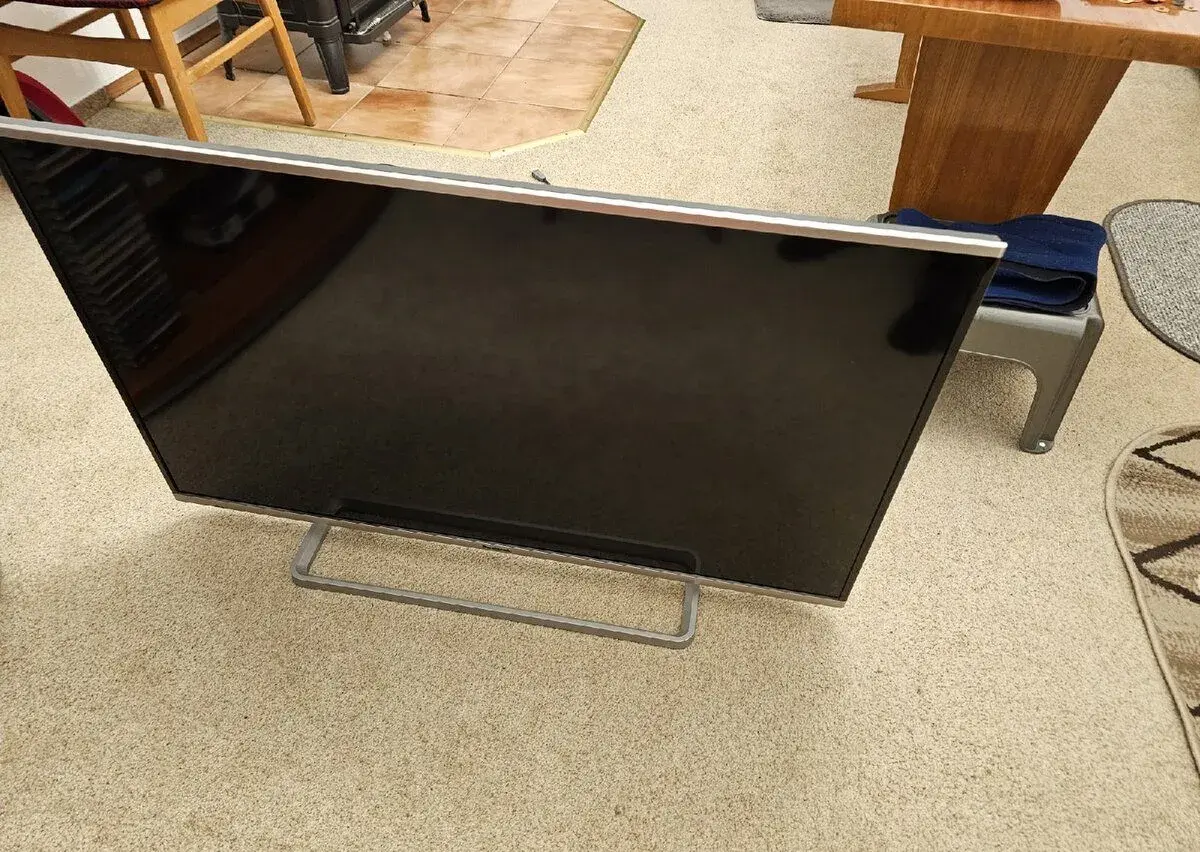 TELEVIZI PANASONIC TX-40AS640E STARŠÍ