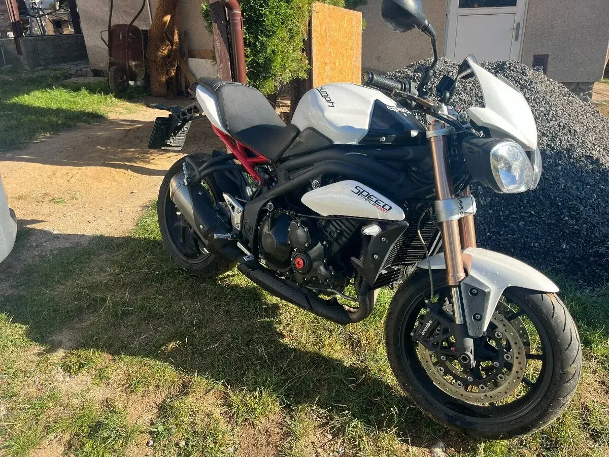 Triumph Speed Triple 1050