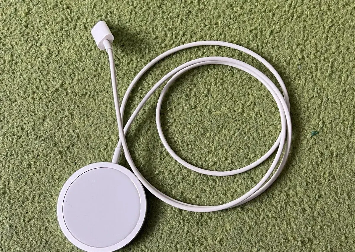 Apple MagSafe bezdrátová nabíječka