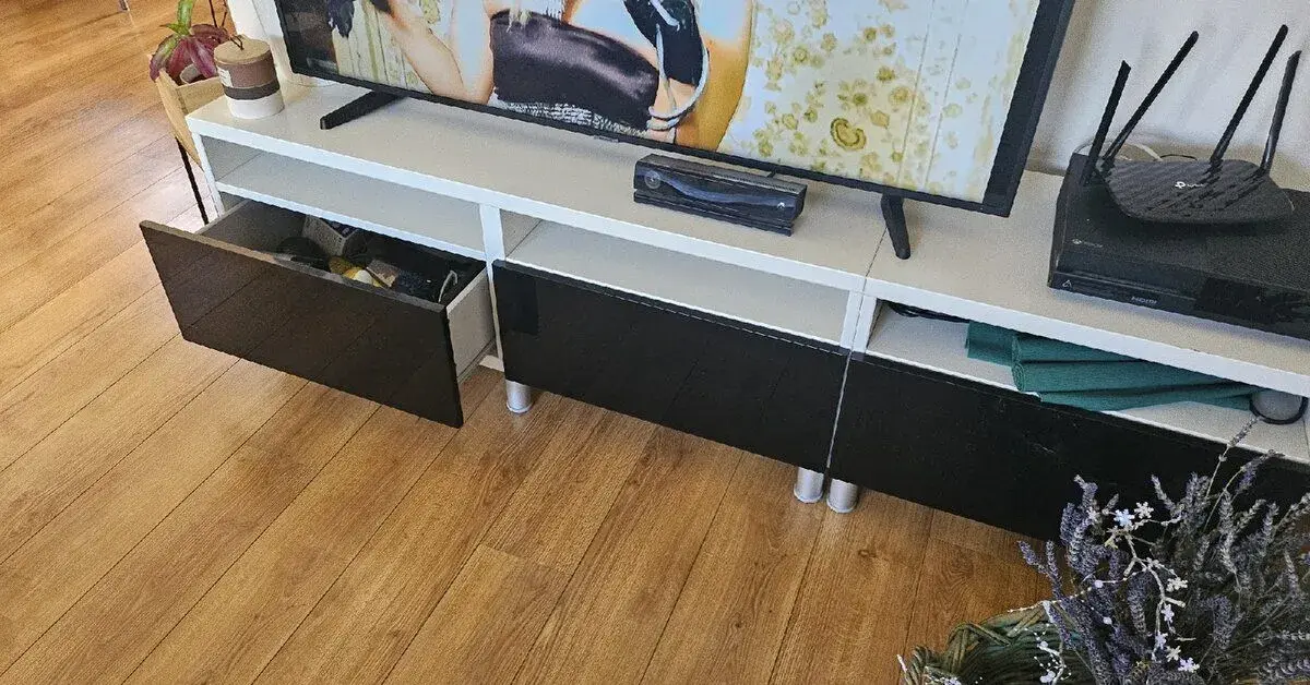 Tv stolek