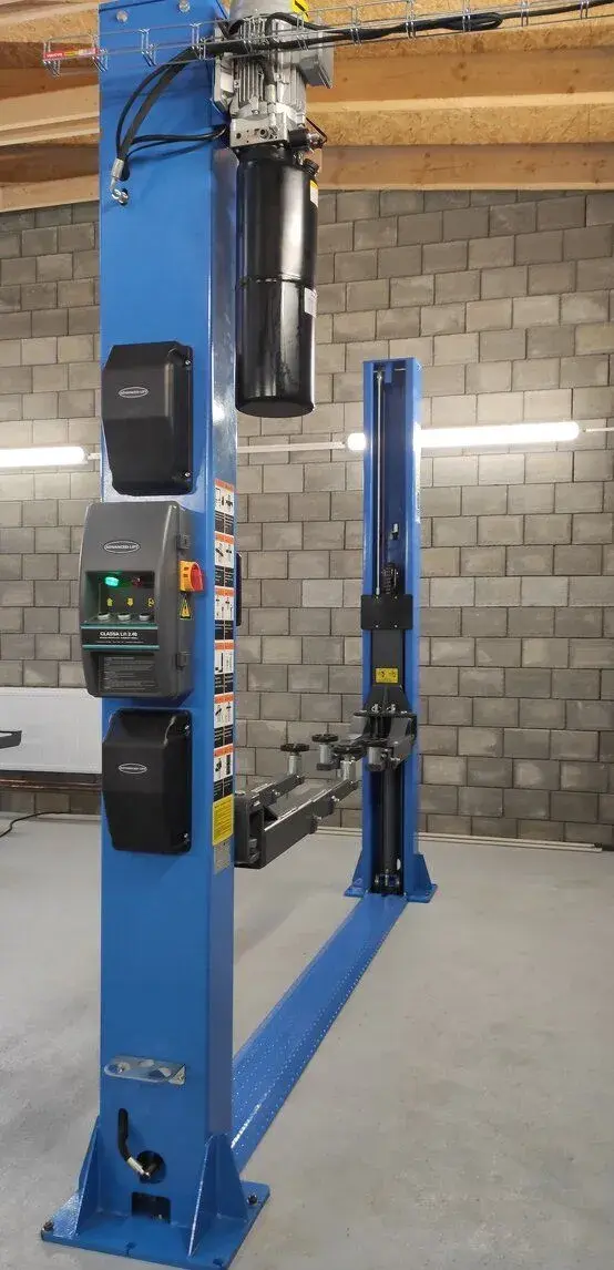 Dvousloupový elektrohydraulický zvedák 4000 kg/ 2m