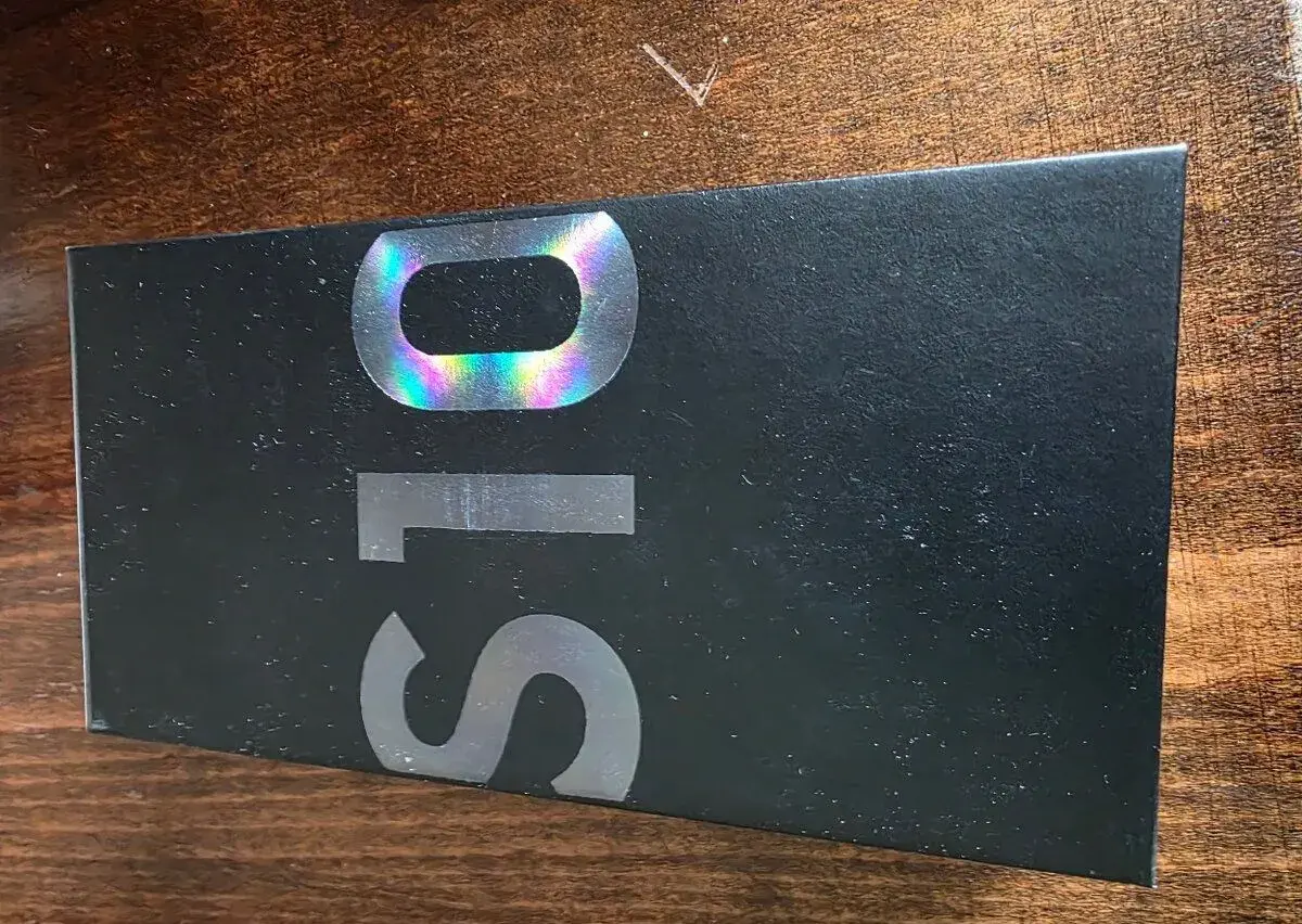 SAMSUNG GALAXY S10
