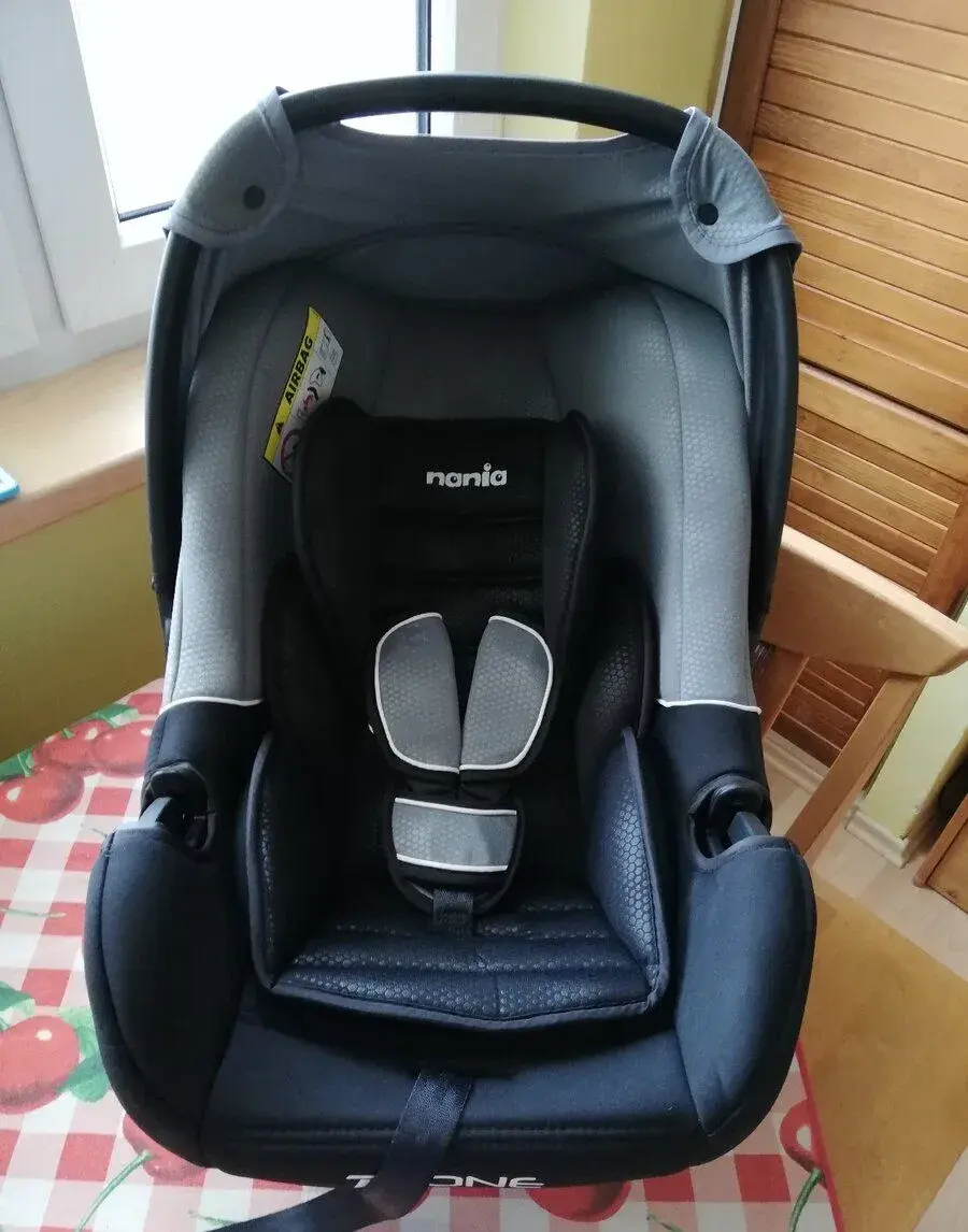 Autosedačka ("vajíčko) zn. NANIA BEONE Luxe Grey.