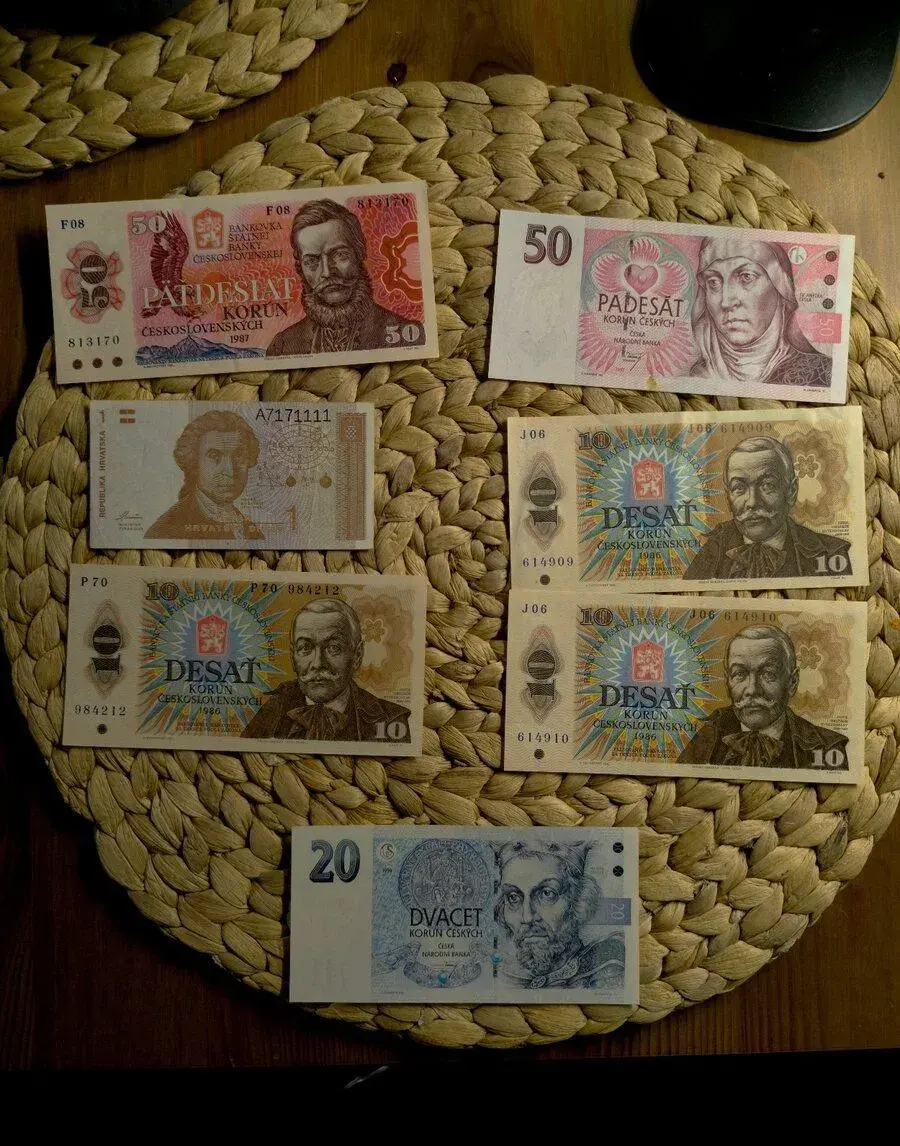 Sada 7 ks historických bankovek: ČR, ČSSR a Chorvatsko
