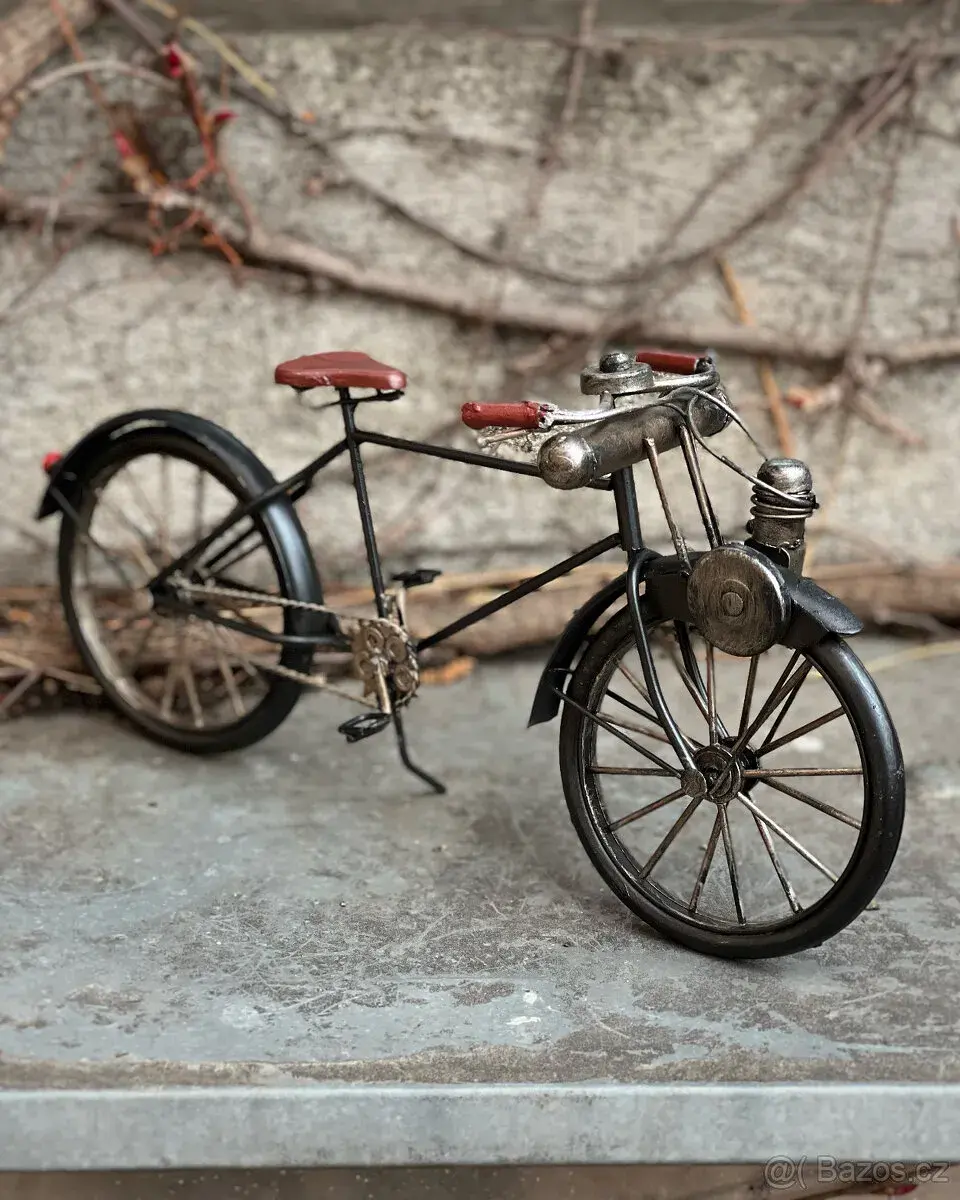 Plechový model Retro jízdní kolo bicykl lucerna cyklistika