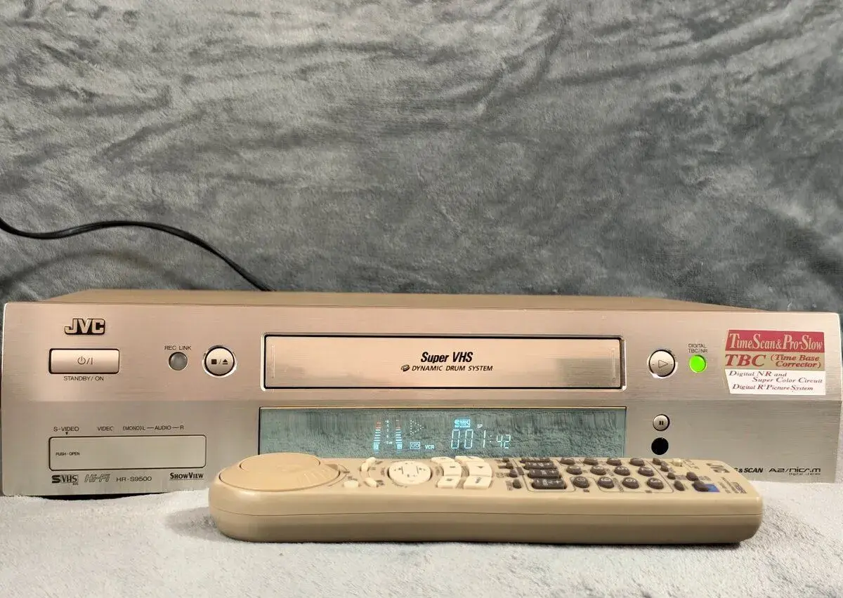 JVC HR-S9500 – špičkový S-VHS a Hi-Fi videorekordér