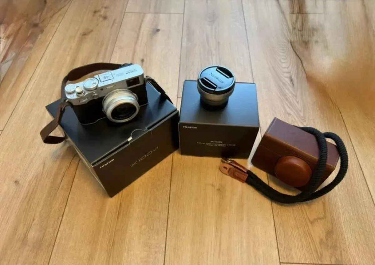 Fujifilm X100VI Silver + Fujinon TCL-X100 II