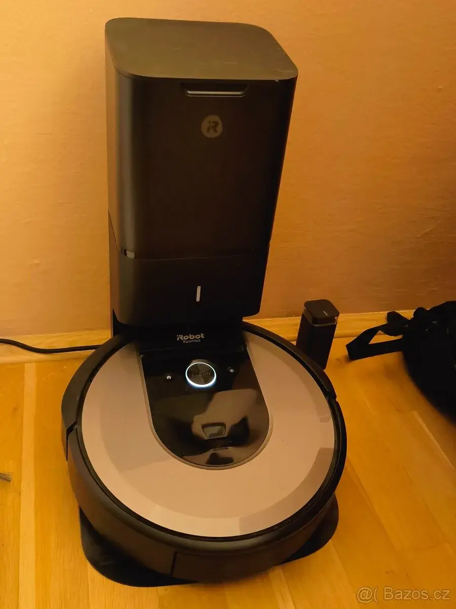 iRobot Roomba i7+ robotický vysavač
