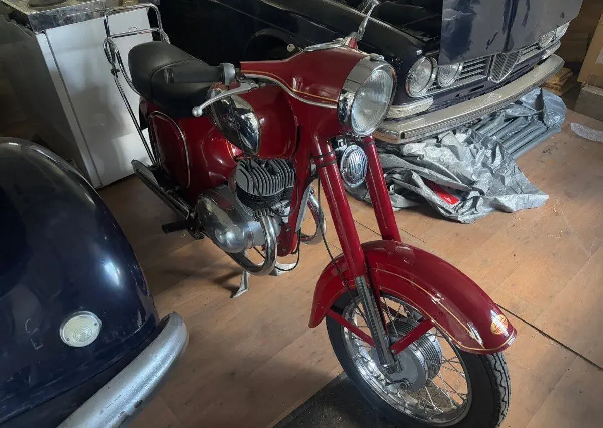 Mototcykl JAWA kývačka 350, rok výroby 1960