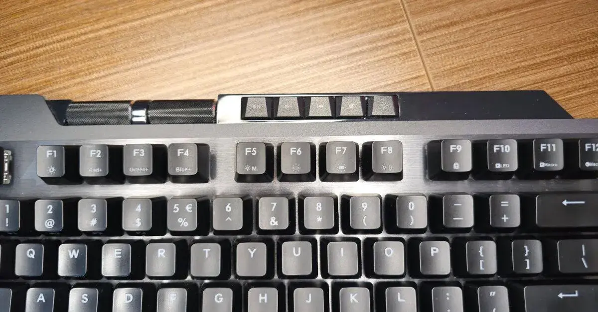 Mechanicka Klavesnice | Cooler master mk850 (2020)