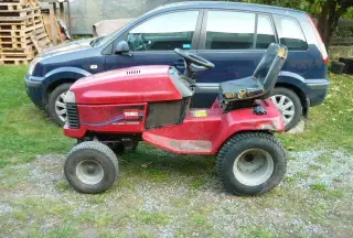 Zahradní traktor Toro - Diesel - poctivý veterán
