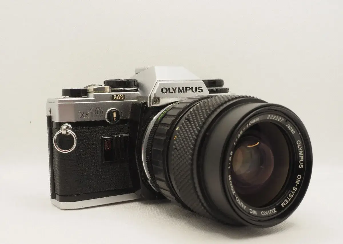 OLYMPUS OM10 + 35-70mm + 70-210mm