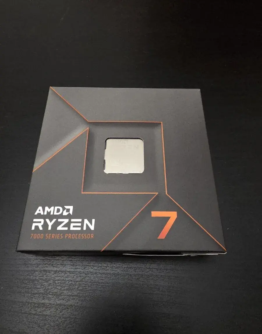 AMD Ryzen 7 7700X