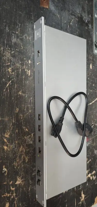 UniFi Security Gateway Pro 4 (USG-PRO-4)