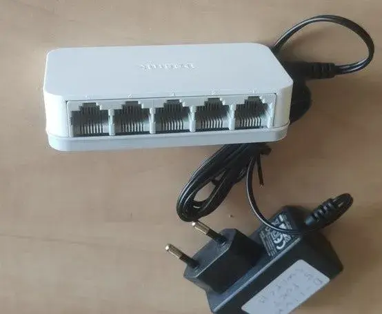 Síťový switch D-Link GO-SW-5E, 5 portů, s adaptérem