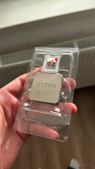AMD RYZEN 5 5600
