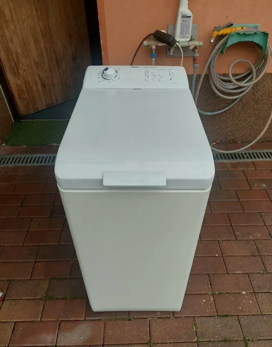 Pračka Zanussi ZWQ 5100. Krásný stav 1000 ot/min. 5,5 kg